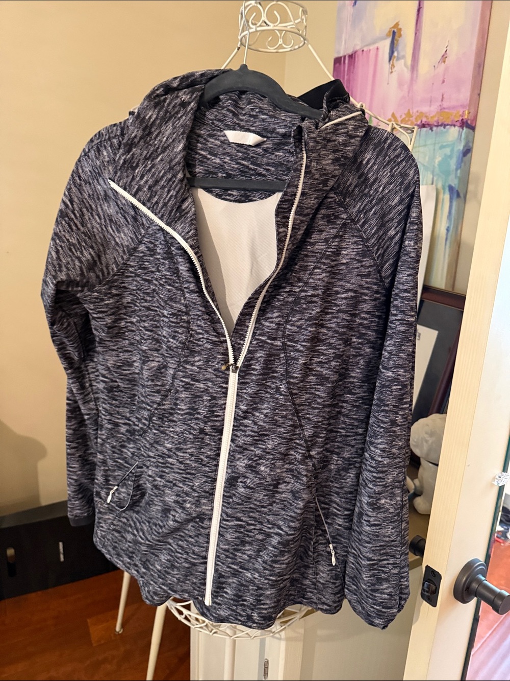 Women’s Heathered Black Zip-Front Hoodie Jacket